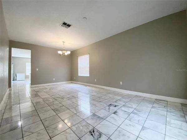 1713 OAK POND ST, Ruskin, FL 33570