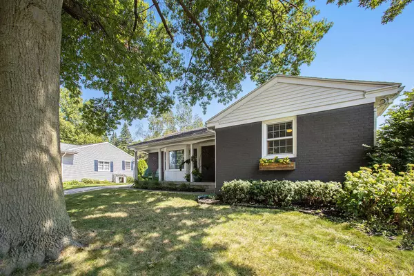 306 Luray NW Avenue, Grand Rapids, MI 49504