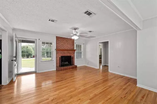 238 Henderson Rd, Macon, GA 31217