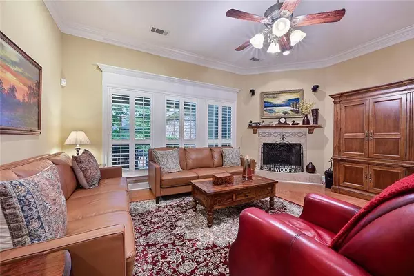 1555 Meadow Lake Drive, Zachary, LA 70791