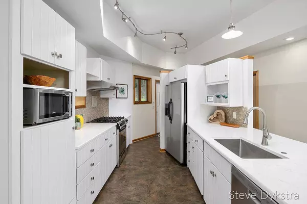 3974 Ginger Drive, Gowen, MI 49326