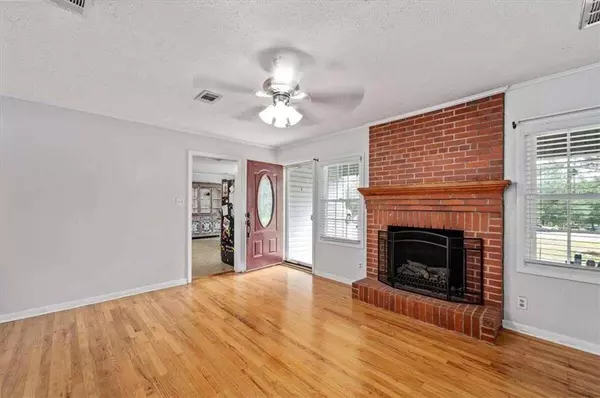 238 Henderson Rd, Macon, GA 31217