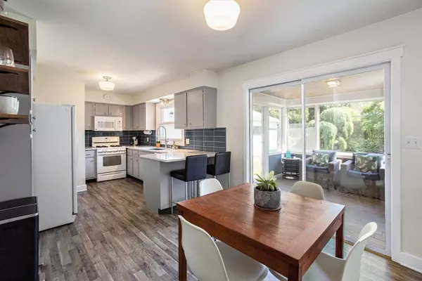 306 Luray NW Avenue, Grand Rapids, MI 49504