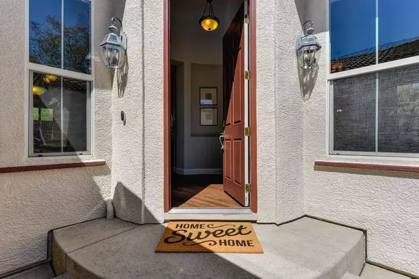 2000 Petruchio WAY, Roseville, CA 95661