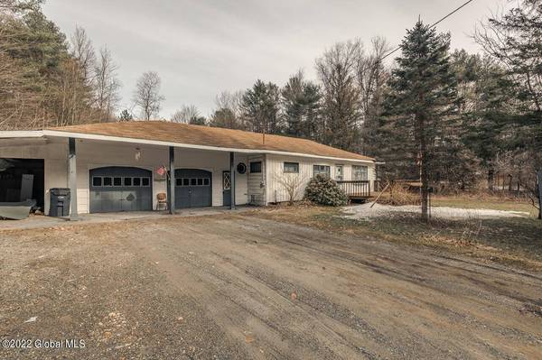 112 Trevet Rd RD, Galway, NY 12074