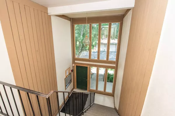 603 Garden CIR #6, Streamwood, IL 60107