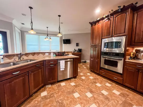 4524 Lochmoor Circle, Jonesboro, AR 72405