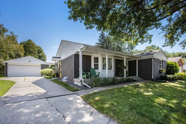 306 Luray NW Avenue, Grand Rapids, MI 49504