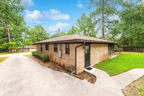 328 Olive ST, Huntsville, TX 77340