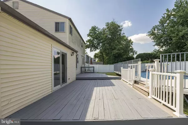 17 ERINDALE DR, Marlton, NJ 08053