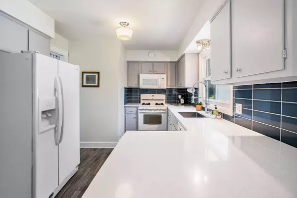 306 Luray NW Avenue, Grand Rapids, MI 49504