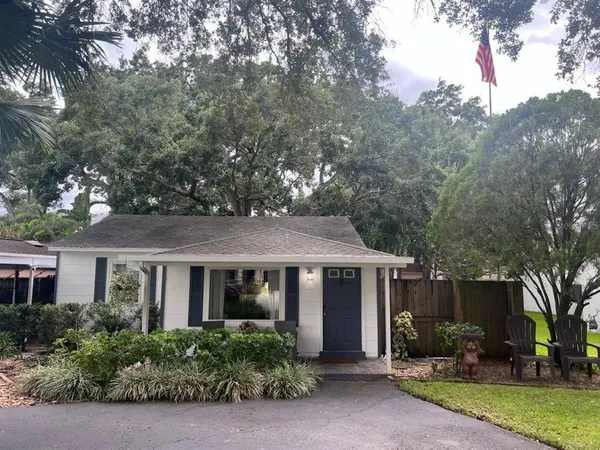 3615 E ROYAL PALM CIR, Tampa, FL 33629