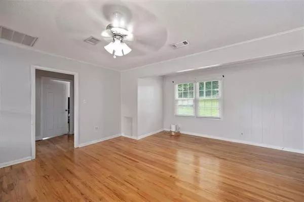 238 Henderson Rd, Macon, GA 31217