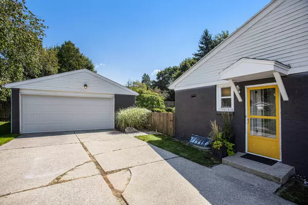 306 Luray NW Avenue, Grand Rapids, MI 49504