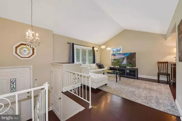 13 DUCHESS AVE, Marlton, NJ 08053