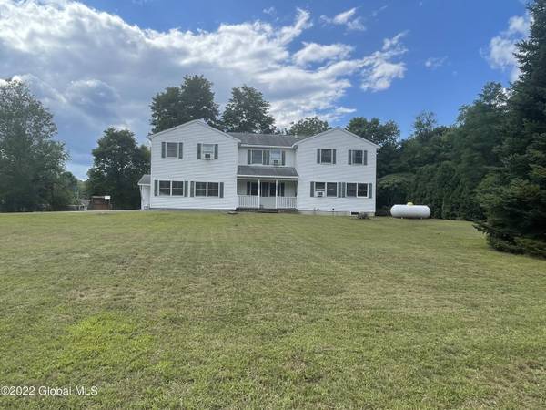 2003 St. Paul  DR, Ballston Spa, NY 12020