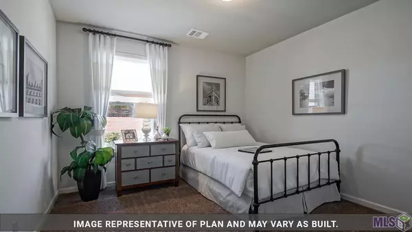 12118 PARKKNOLL AVE, Baton Rouge, LA 70816