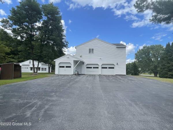 2003 St. Paul  DR, Ballston Spa, NY 12020