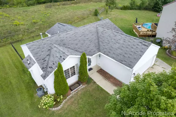 415 Tall Grass Drive, Cedar Springs, MI 49319