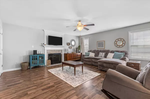 609 Estrella DR, Lexington, KY 40511