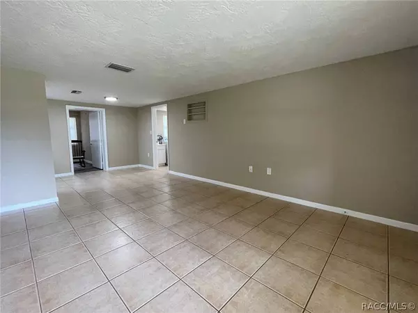 15 Della ST, Beverly Hills, FL 34465