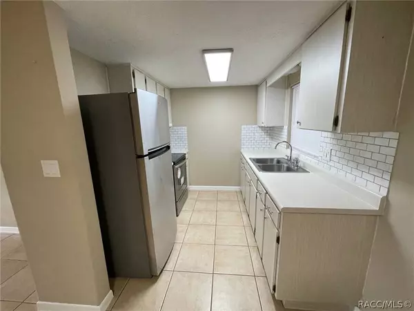 15 Della ST, Beverly Hills, FL 34465