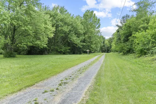 109 W Longview Dr, Portland, TN 37148