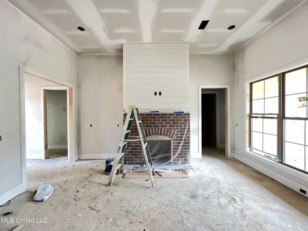 1614 Old Lake Road, Brandon, MS 39042