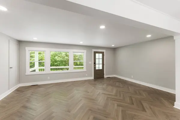 109 W Longview Dr, Portland, TN 37148