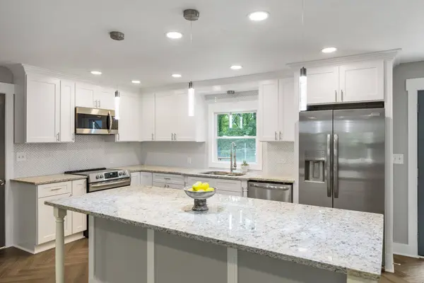 109 W Longview Dr, Portland, TN 37148