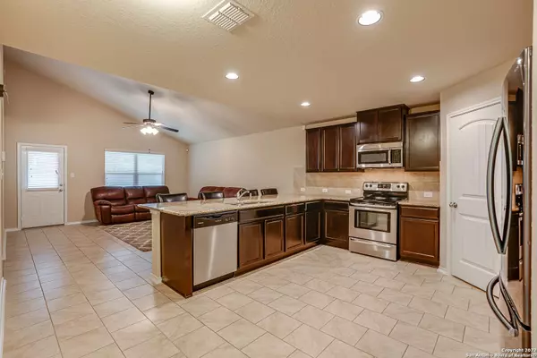 1721 LONDON BLUE, San Antonio, TX 78245-4742