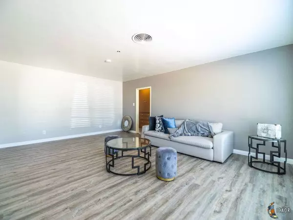 553 0 553 1/2 Orange Rd, Holtville, CA 92250