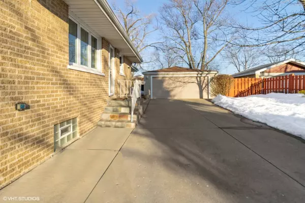 4517 N Redwood DR, Norridge, IL 60706