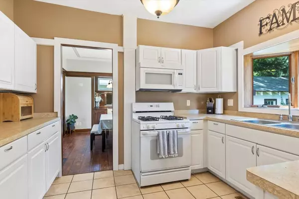 115 Maple Avenue, Walworth, WI 53184