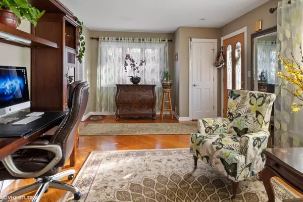 4517 N Redwood DR, Norridge, IL 60706