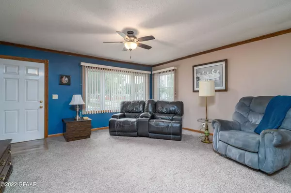 1011 11TH Street S, Grand Forks, ND 58201