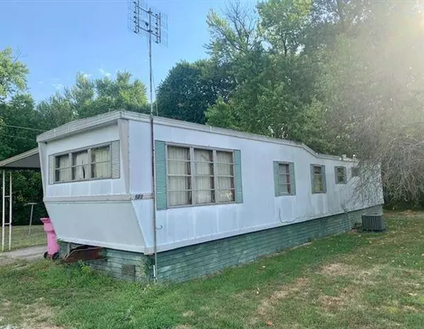 609 W Capaldo RD, Frontenac, KS 66763