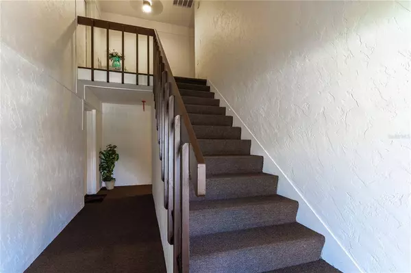 100 E OAK TERRACE DR #A4, Leesburg, FL 34748