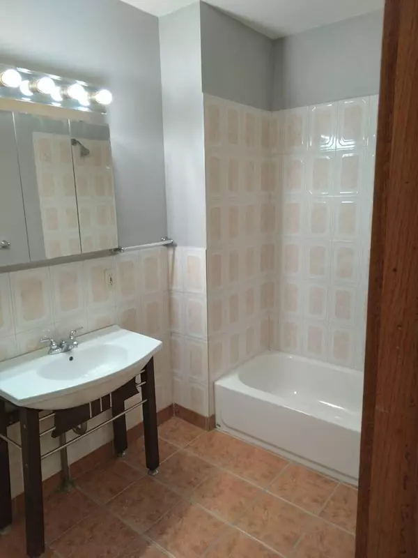 1232 N Pulaski RD, Chicago, IL 60651