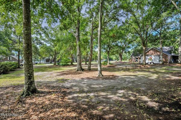 11684 River Estates Circle, Biloxi, MS 39532