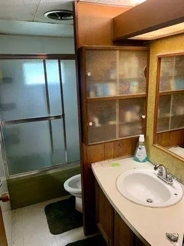 609 W Capaldo RD, Frontenac, KS 66763