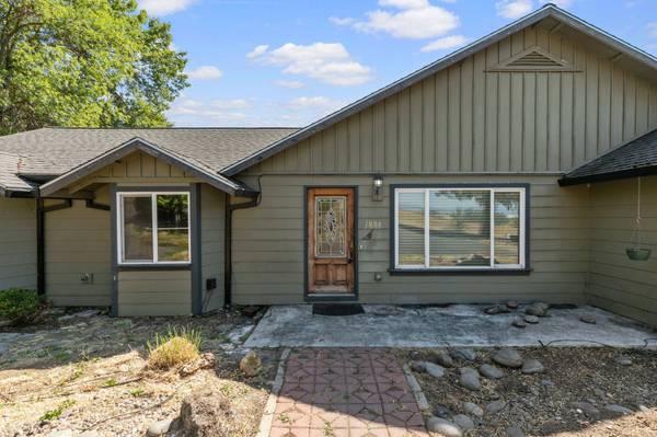 1804 Coker Butte RD, Medford, OR 97504