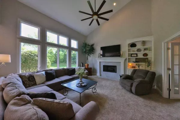 10091 Sugarleaf Pl, Fishers, IN 46060