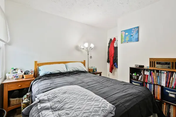 1912 N Hickory ST, Crest Hill, IL 60403