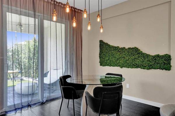 1574 Myrtle Oak Ter, Hollywood, FL 33021