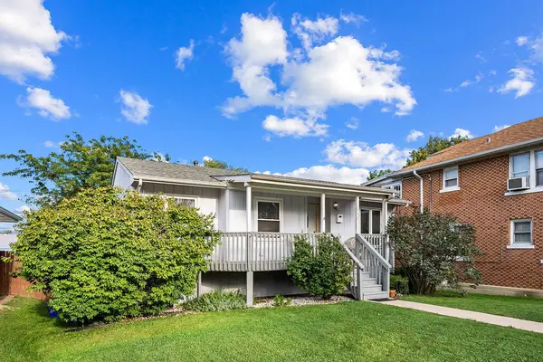 1912 N Hickory ST, Crest Hill, IL 60403