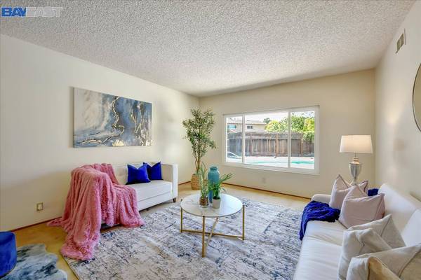 5625 Abington Ct, Newark, CA 94560