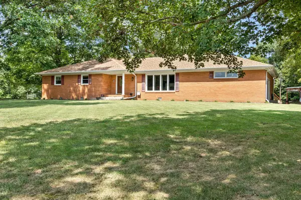 4895 Orten Dr, Hopkinsville, KY 42240