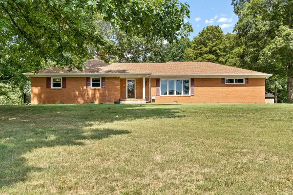 4895 Orten Dr, Hopkinsville, KY 42240