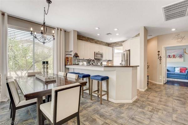 4736 Regalo Bello Street